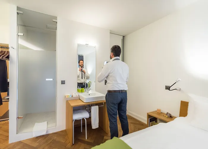 أن آي-أم أوه البوتيكي